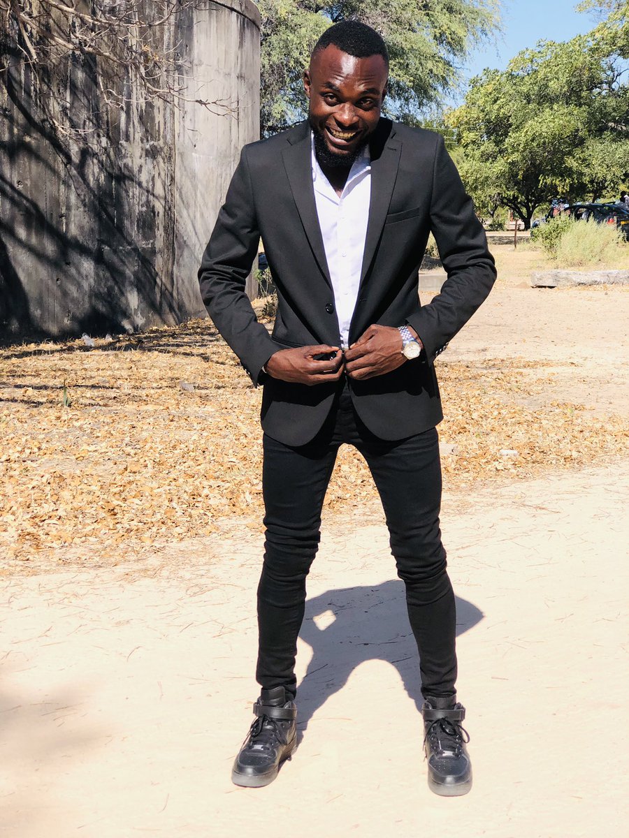g_shikutu's tweet photo. All I wanna hear is the knock of money on ma front door…not niggas with some bullshit 📚🎙🇳🇦🔒 https://t.co/uaWxgruTFb