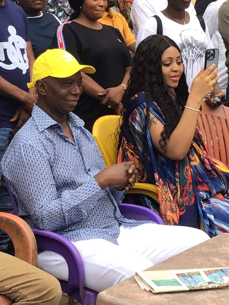 retvng's tweet photo. The Regina Children's day Party has  been  an annual event,a tribute by darling of Nollywood to children of Nigeria. https://t.co/ZBNKazWKxj