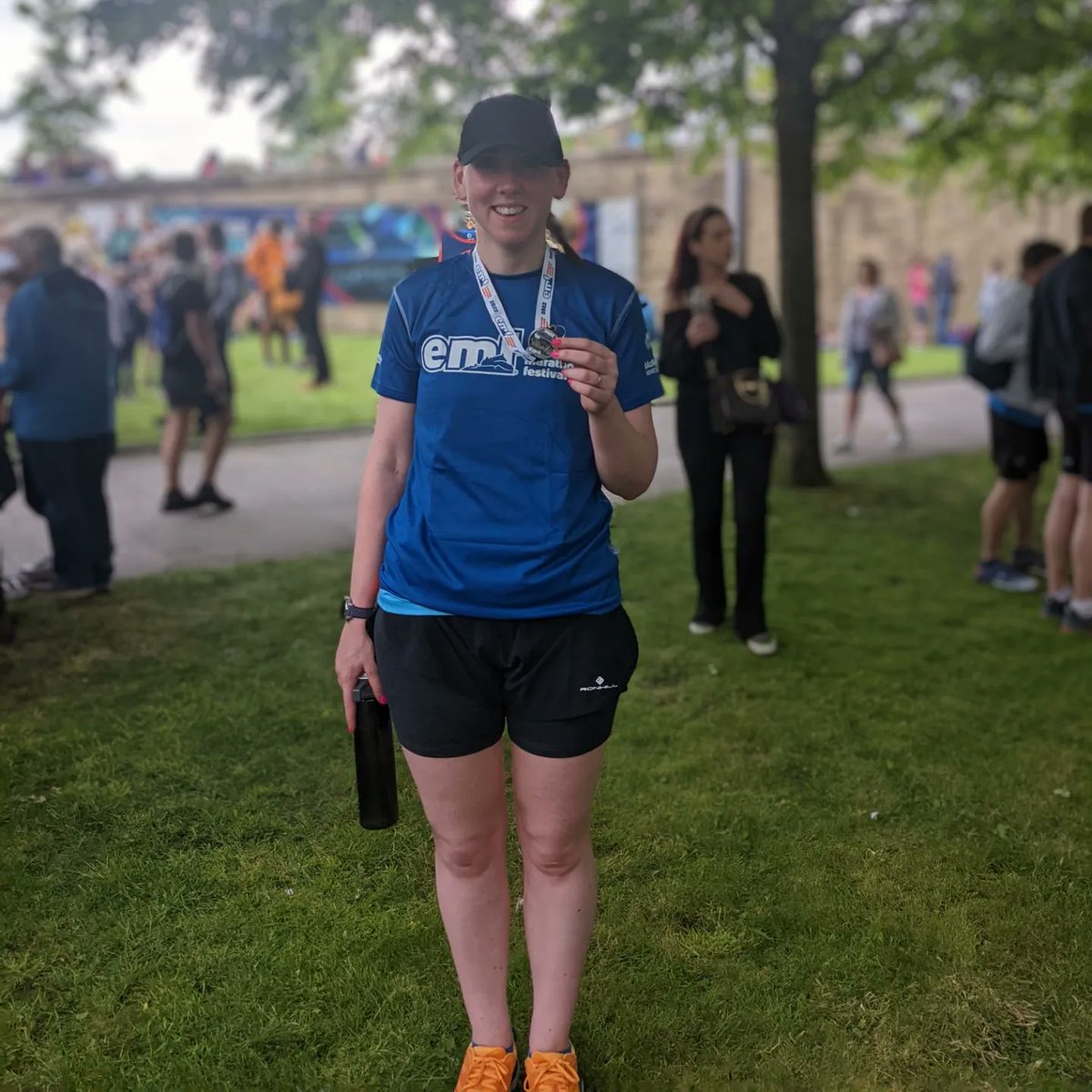 Howie1985's tweet photo. I did it! EMF 10km completed in 1 hour 2 mins. A huge thank you to everyone who sponsored me. We raised over £800 for @strathcarron1 which will pay for over 33 hours of nursing care. All in my dad's name and I couldn't be prouder! 

#EMF #10km #teamstrathcarron #brianswarriors https://t.co/FA3XUWCSTc