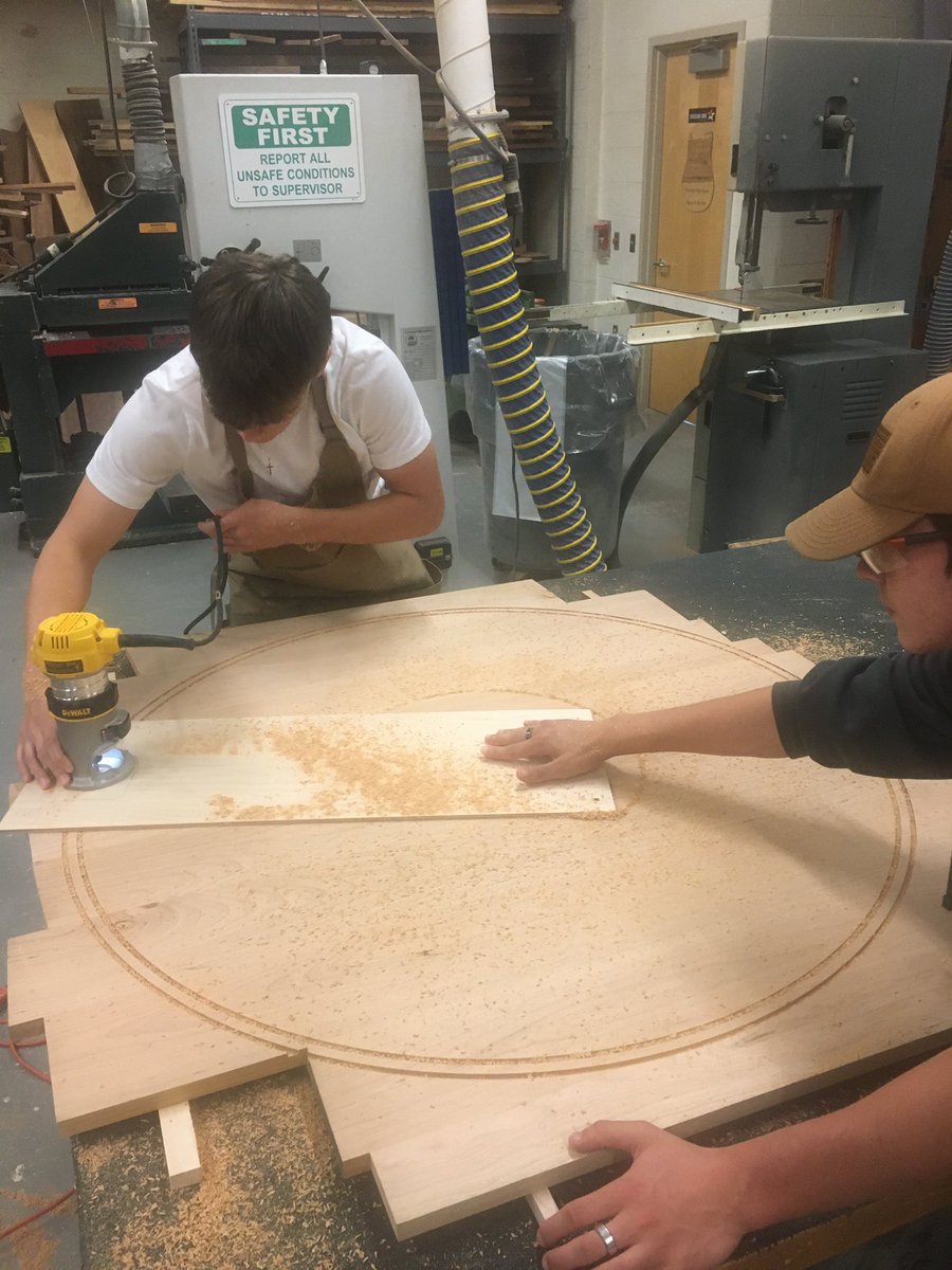PHS_woodguys's tweet photo. @PennridgeSD @PennridgeHS Advanced woodworking student Carter using a router and a template guide to cut a perfect circle for his table top.
#templaterouting https://t.co/PFBDogaqdb