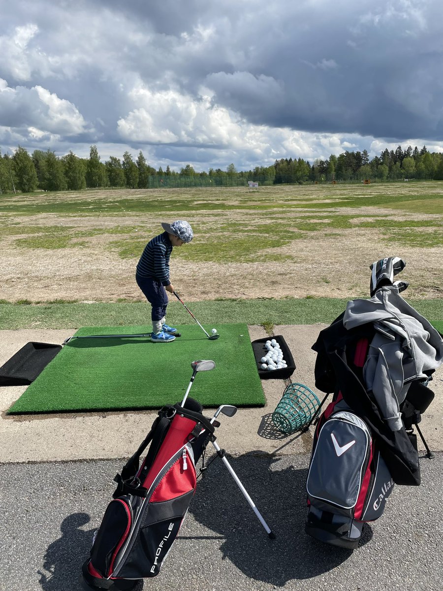 Antti Talonen (@anttitalonen) on Twitter photo Poitsun kanssa golffikausi avattu @ #tammergolf Tästä on hieno jatkaa lauantaita kun <a href="/leijonat/">Leijonat.fi</a> pelaa finaalipaikasta! #TampereellaTapahtuu Poitsun kanssa golffikausi avattu @ #tammergolf Tästä on hieno jatkaa lauantaita kun <a href="/leijonat/">Leijonat.fi</a> pelaa finaalipaikasta! #TampereellaTapahtuu