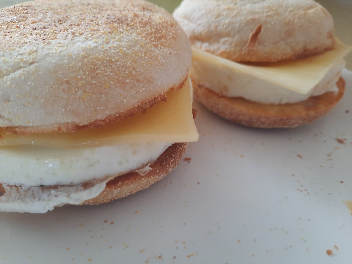 BeckyAndrews1's tweet photo. A perfect lunchtime snack
#NotJustForBreakfast #EggMuffins #Homemade https://t.co/rVWmBYe8T0