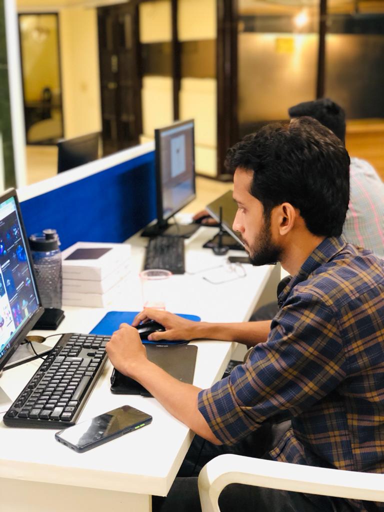 StudioWiga's tweet photo. Our production section thriving to deliver the best. 

#working #wigastudio #SaturdayVibes #Developers #NFTProject #nftart #GraphicDesign #office https://t.co/fl1Tm5NoBZ