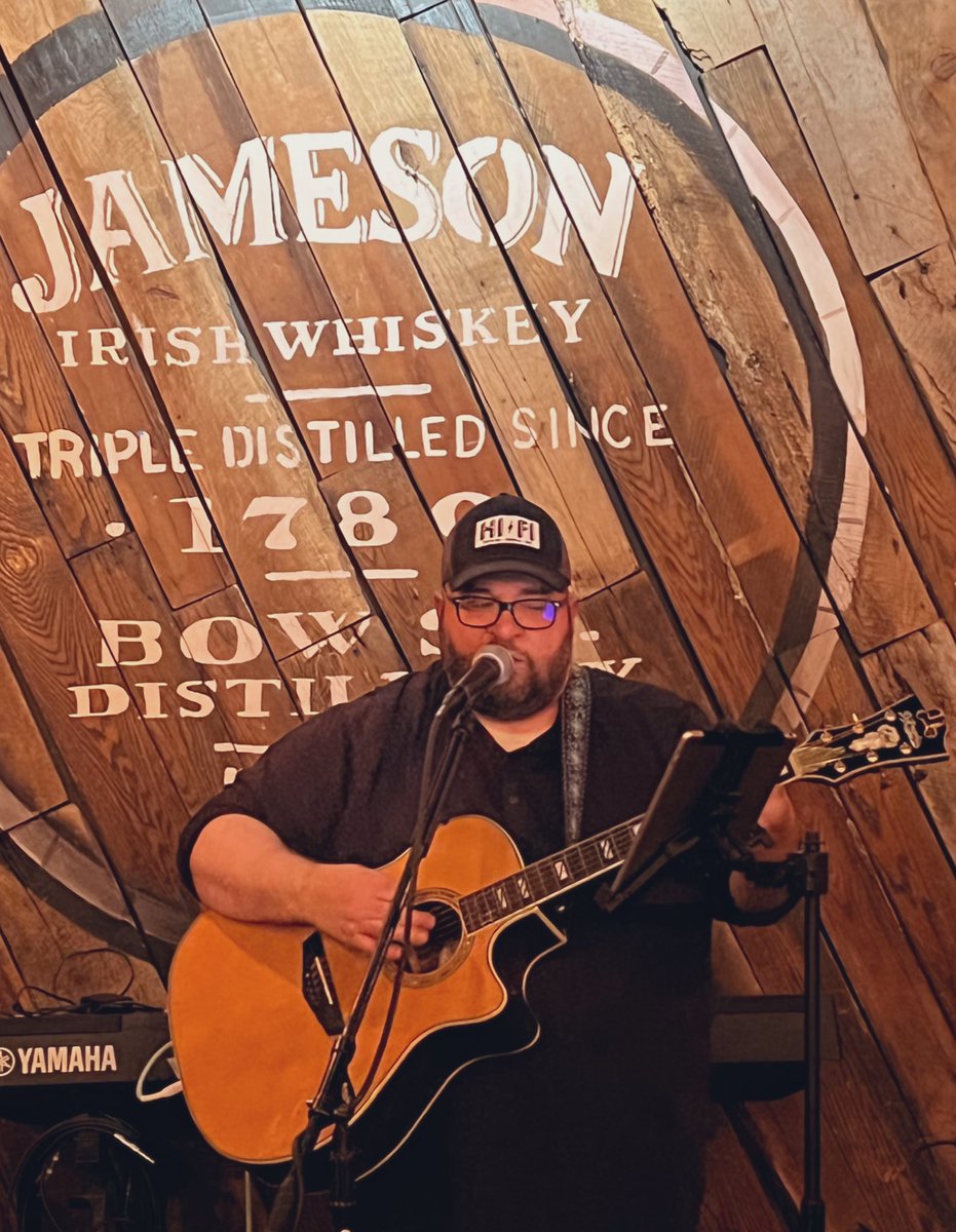 kyleahurd's tweet photo. Sure was fun. 🤘#dangelicoguitars #livemusic #lafayetteindiana #digbys https://t.co/Ues03RMNwA