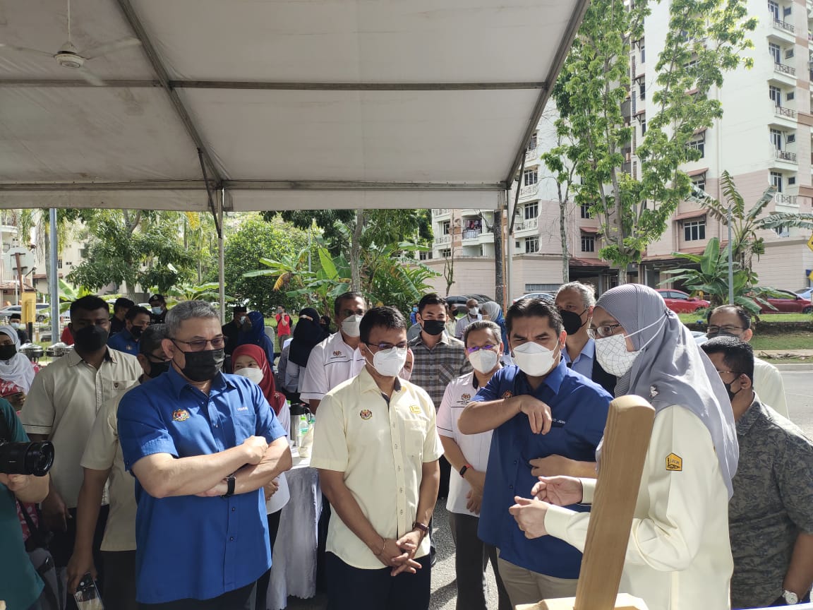 JKRPutrajaya's tweet photo. Majlis Pecah Tanah Projek Pembinaan Sekolah Presint 8(3) disempurnakan oleh YBMK Pendidikan Datuk Dr Radzi Jidin. Semoga Projek ini berjalan lancar dan tahniah kepada semua pasukan projek.@anita_shafie @SofiaArnita @Hanifah_Abd @RobertAG_JKR @IrZulkefly @CKP_JKR https://t.co/rfIcGRk5zu
