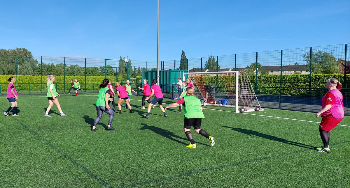 A bit of goal mouth action from training Friday. Another good session with around 20 women coming together for #Mumsplayfootball in #Stafford.
Want to join them but never played before? No problem! 
Every Friday. 6-7pm at Stafford Town.
Get in touch if you are interested
