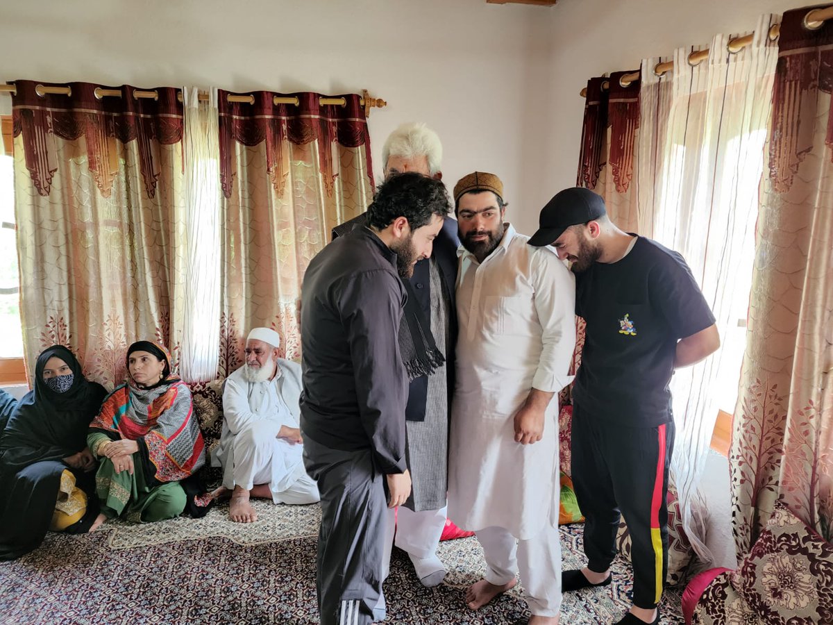 Baramulla Police (بارہمولہ پولیس) tweet media