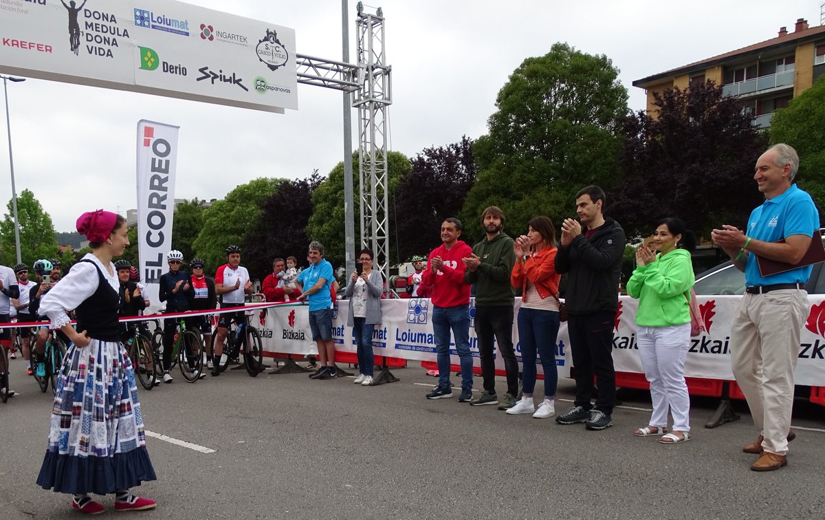 miguelviar's tweet photo. 🚴‍♀️🚴🚴‍♂️ Hoy, marcha cicloturista solidaria @murosdebizkaia celebrada en #derio a favor de la donación de medula en colaboración con @aspanovas @Bizkaia https://t.co/PYK0CUZ8DJ