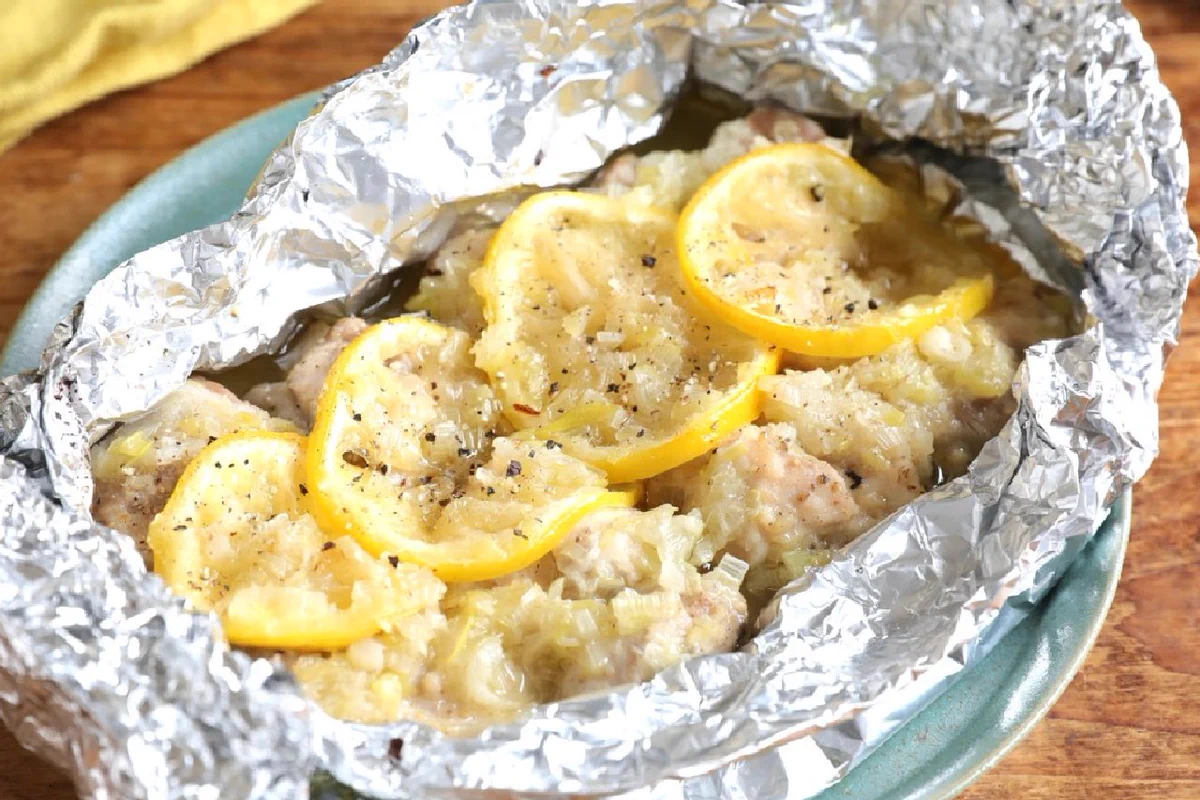 ネギ塩とレモンでさっぱりうまい。包んで焼くだけ！「鶏肉の香味レモンホイル焼き」