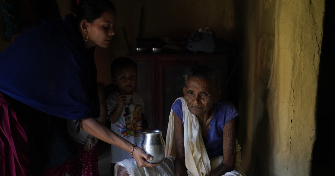 mrtejkohli's tweet photo. She longs to visit her neighbour’s house, fetch her own glass of water, make her own tea, but is unable to do anything because of her #blindness. #SeeingAgain #2030insight #Vision #cataracts #developingworld #TejKohliRuit #Vision #EyeCamp #TejTalks https://t.co/s88oKiuumD