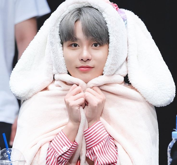 angryseon's tweet photo. so you can imagine jxnghx with this on?🤺 https://t.co/hLKazwXVXr