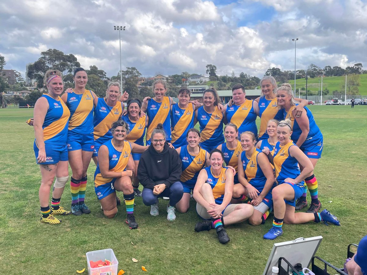 lorey_bentley's tweet photo. Thanks to @Kearney_Em11 for coming down to our @PrideCup match today and giving us an inspirational half time talk. 
Was such a fun game today. 
#yeahthegulls 💙💛 https://t.co/LoI5ZDv3m5