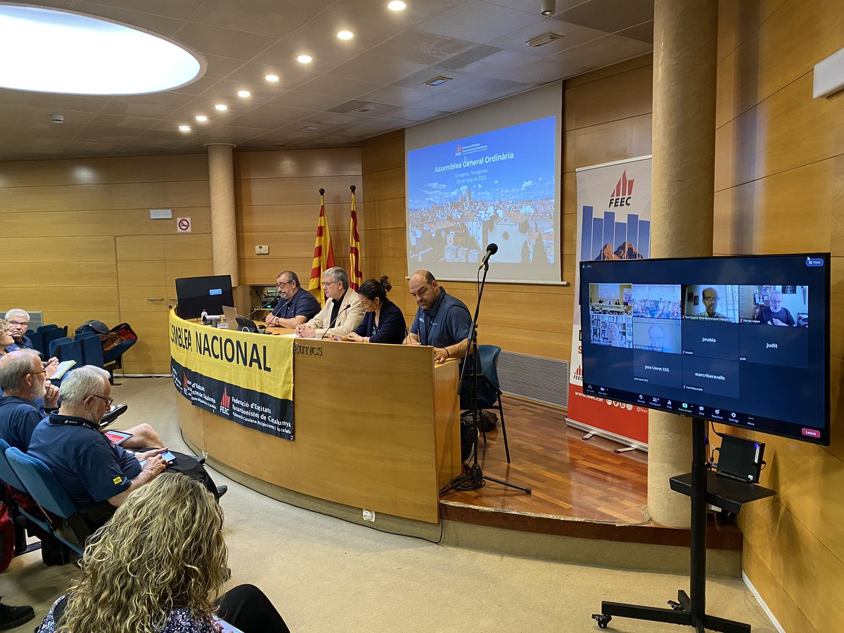 El president del <a href="/CetTgna/">C.Excursionista Tgna</a>, Jordi Aluja, diu que és un dia històric per la ciutat per tornar a reunir a totes les entitats excursionistes del país a la ciutat que no es veia des de 1914. 

#sentlamuntanya #sommuntanya #agfeec