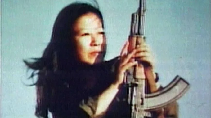 ferranidus's tweet photo. Avui surt en llibertat Shigenobu Fusako, líder de l'Exèrcit Roig Japonès amb base al Líban, després de 20 anys empresonada. Podeu llegir la seva història a "Izquierda y revolución" de @Bellaterra_ed. Figures fascinants com aquesta, lluny d'Occident, romanen a l'ombra en català. https://t.co/E2LKLoiXJW