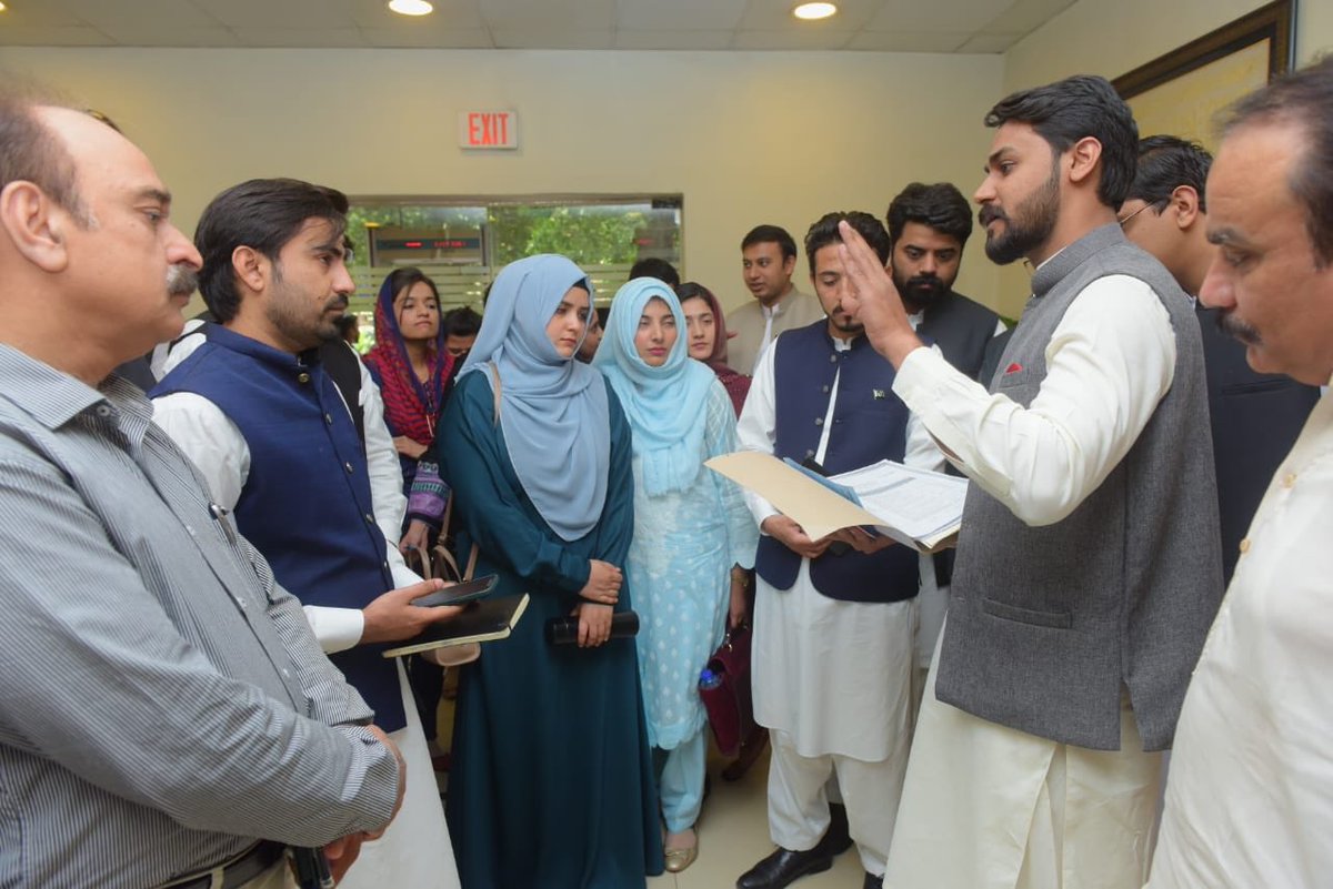irizmemon's tweet photo. Facilitation Centre (e-Khidmat) Lahore
#PAS_Diary #CTP_Diary #CSA_Diary #CivilService #CSSExam https://t.co/cRHifZxOR4
