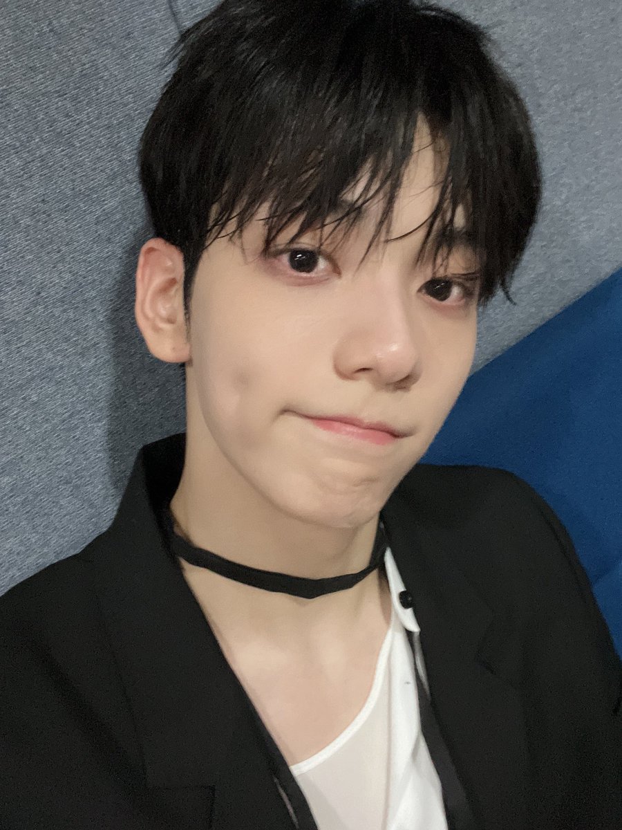 LusiJamilah's tweet photo. We doing a work hard with my greatest team TXT and MOA with such teamwork who make it everything to be good. Thankyou for enjoyed the performance until promotion period has over. Thankyou somuch for two weeks. https://t.co/11lUJCWWM5