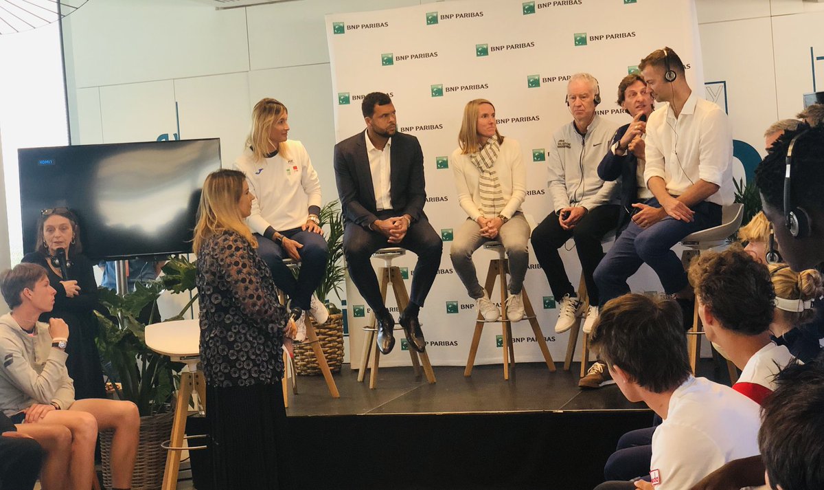 «Ns sommes fiers des #TeamJeunesTalents ⁦<a href="/BNPParibas/">BNP Paribas Group</a>⁩, ce programme est un succès. Ns avons la chance d’avoir des parrains d’exception pour accompagner ces jeunes champions»⁦<a href="/BertrandCizeau/">Bertrand Cizeau</a>⁩ ⁦<a href="/rolandgarros/">Roland-Garros</a>⁩ ⁦<a href="/JohnMcEnroe/">John McEnroe</a>⁩ ⁦<a href="/jushenin/">Justinehenin</a>⁩ ⁦<a href="/tsonga7/">Jo-Wilfried Tsonga</a>⁩