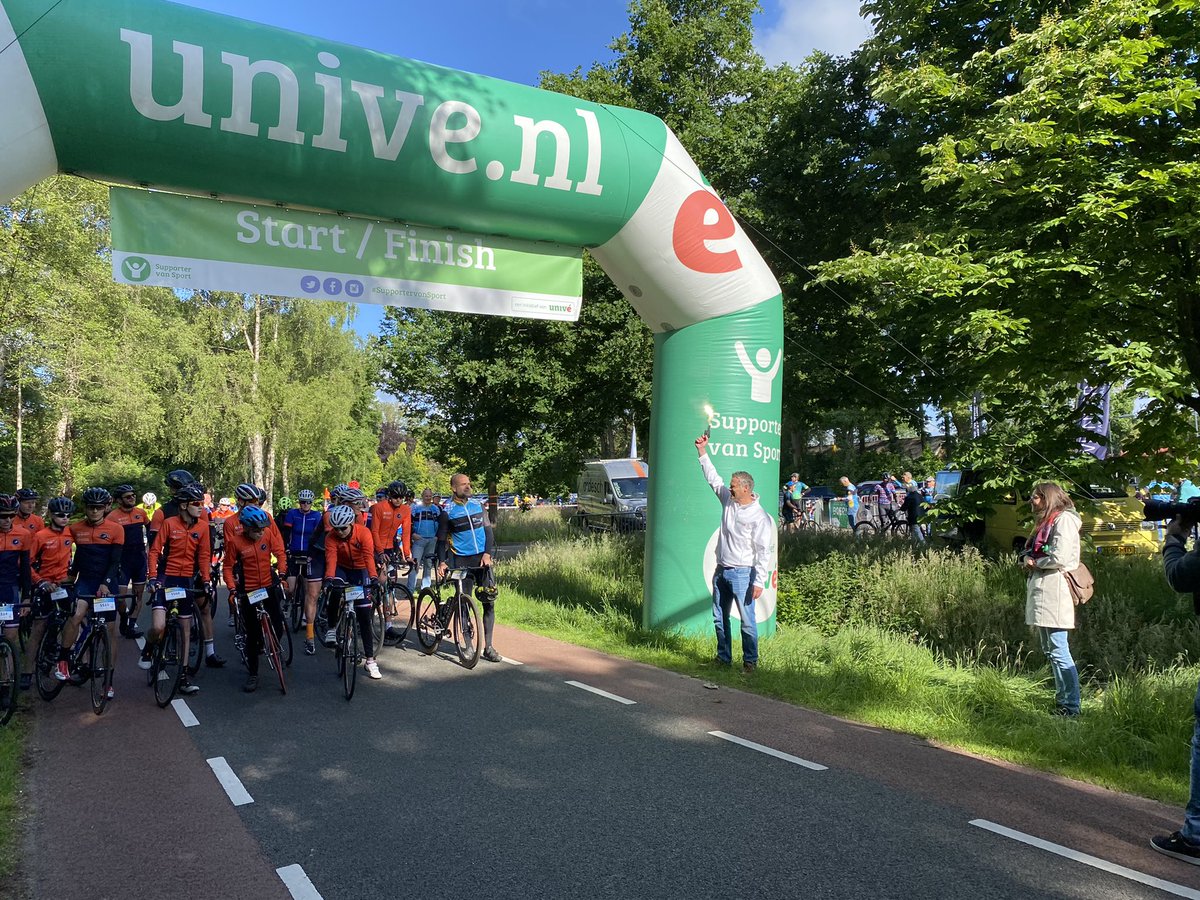 booij11's tweet photo. Start @evtdalfsen @TC_Dalfsen #trotse #hoofdsponsor @univestadenland @unive @erbenwennemars #dalfsen https://t.co/L59Lk6EHW1
