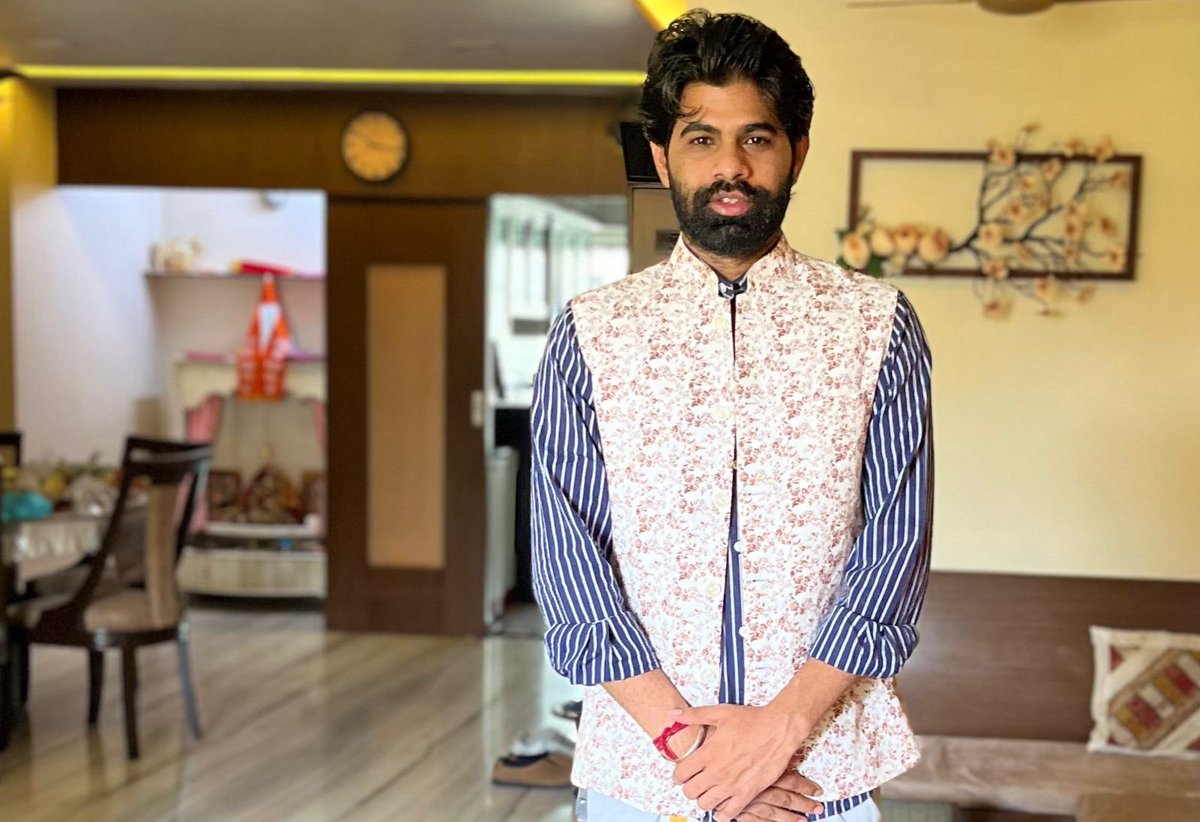 surjeetrathoree's tweet photo. 3 June time 10:00 बजे  सिटी मोल अंधेरी पूर्व में करणी सेन��� मुंबई टीम सम्राट पृथ्वीराज फिल्म  देखने केसरिया साफा पहनकर जाएंगे * फिल्म देख कर मीडिया साथियों के साथ वार्तालाप किया जाएगा

|| सुरजीत सिंह राठौड़ || 
   युवा अध्यक्ष करणी सेना @TV9Bharatvarsh @yrf @akshaykumar @ANI https://t.co/xVzTtXu6CR