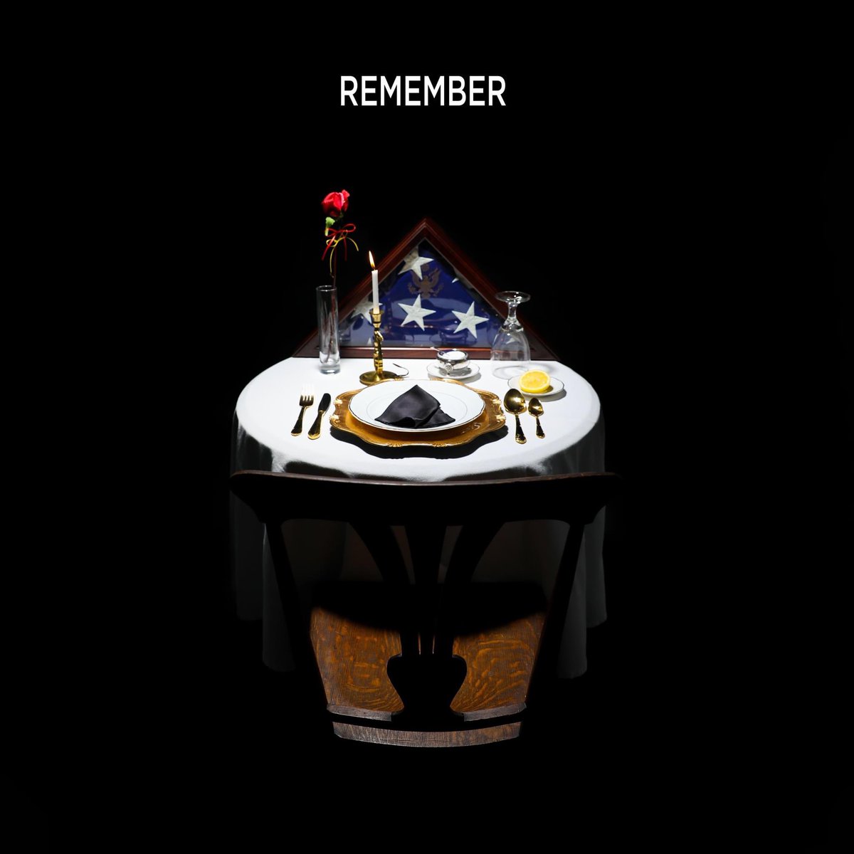 CoffeeWithGem's tweet photo. Remember this coming Monday is for those who are no longer with us. #MemorialDay
#rememberthefallen #themissingmantable ❤️ https://t.co/gTFs9uR9ES
