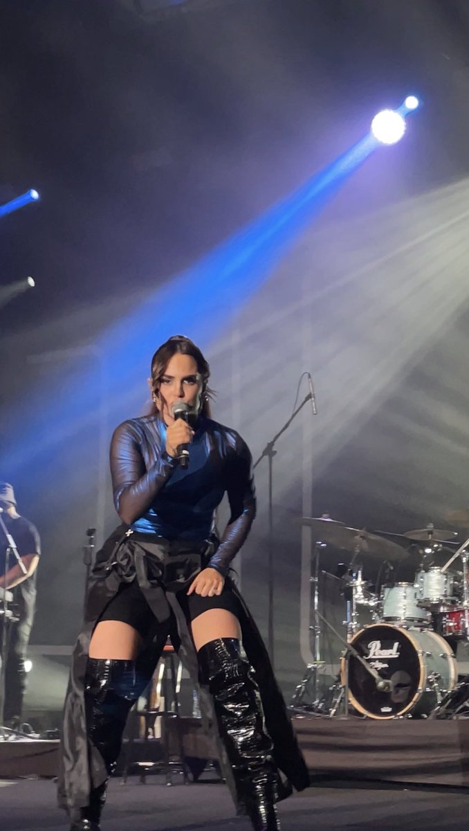 JawSlizer's tweet photo. Last night @iamjojo was beautifully amazing! Unforgettable moment!!!! ❤️ https://t.co/4TEwhdJ3M9