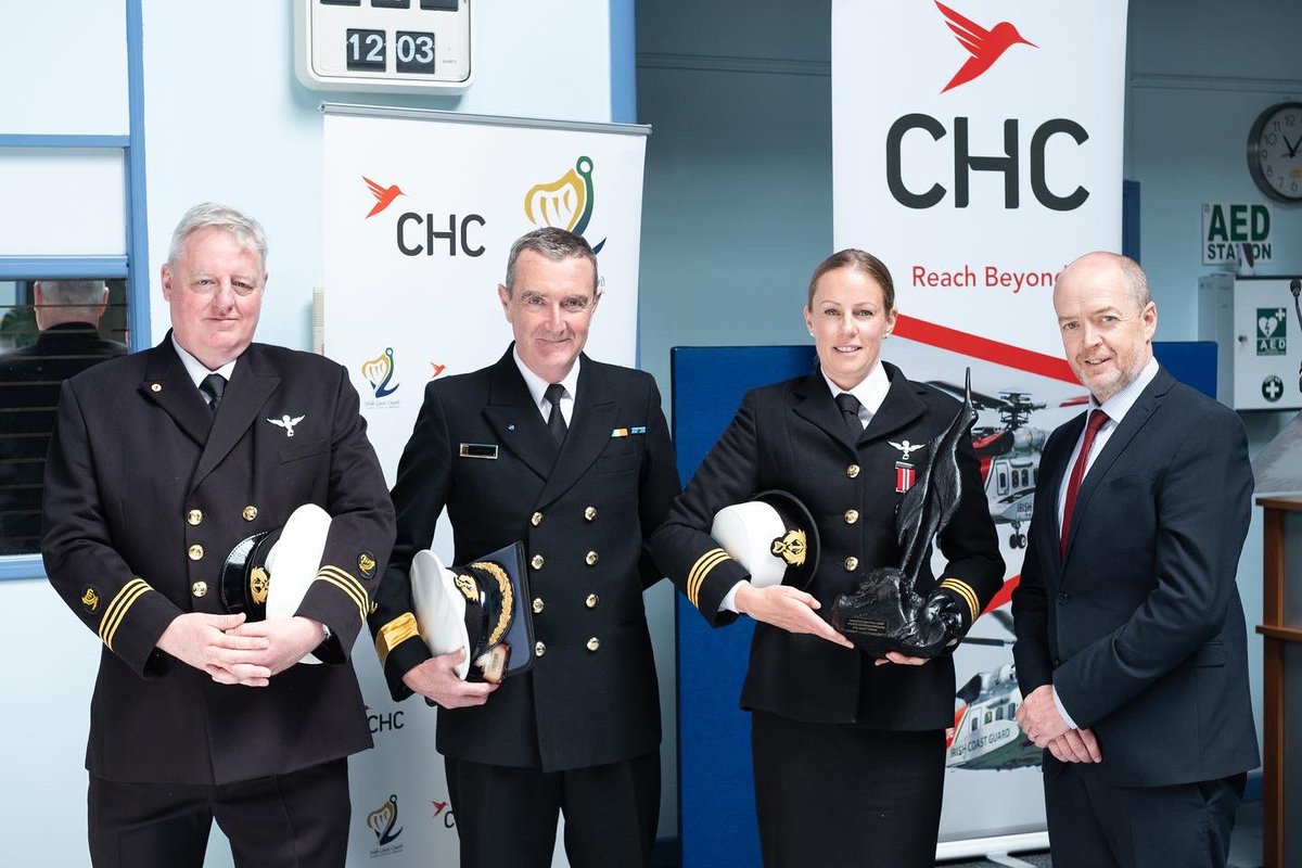 SimtechAviation's tweet image. 20 years of CHC Ireland providing helicopter Search and Rescue services for the Irish Coast Guard out of Waterford,home of R117,and we were delighted to take part at the event which included recognition of Winchman Sarah Courtney,recipient of a 2021 National Bravery Award.
#CHC