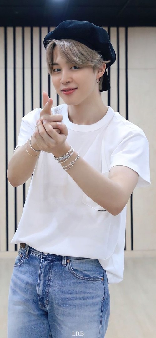 purplemaze7_'s tweet photo. 🐋 A hashtag #PetsWithJimin de hoje e "PETS WITH JIMIN" foram tendências no Twitter com 18,5 mil e 15 mil menções, respectivamente. Também foram tendências as frases "PARK JIMIN", "Parabéns Jimin" e a tag "#WithYou60M" em (+) https://t.co/ket9BvQpyc