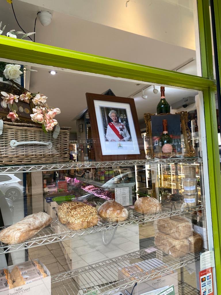 MacFarlane's Deli tweet media