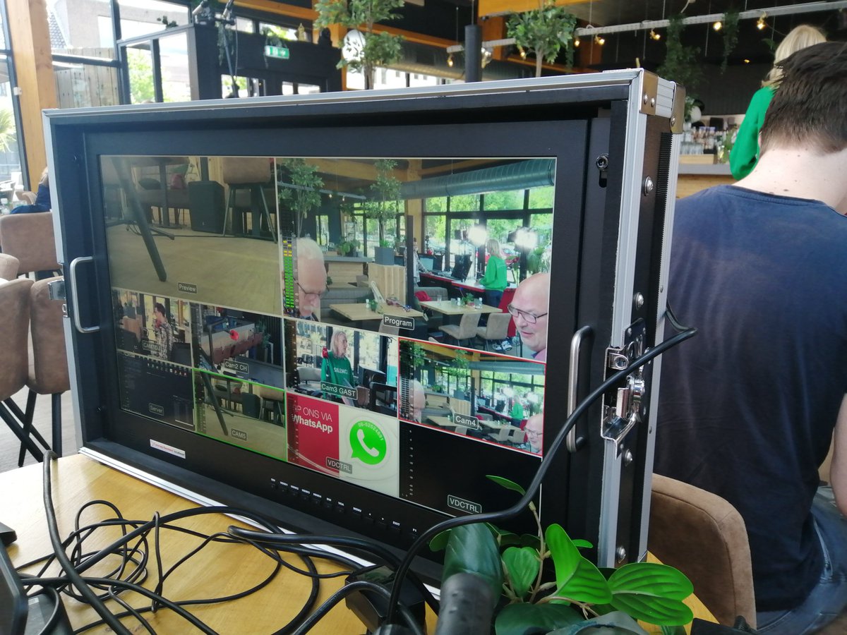 weermanrobert's tweet photo. 📺📻 Het #weekendcafe live vanuit #Emmeloord in het #grandcafe. @OmroepFlevoland samen met @luister527. De laatste voor de zomerstop. Kom gezellig langs. Kan nog tot 12:00. https://t.co/D3umpawn3z