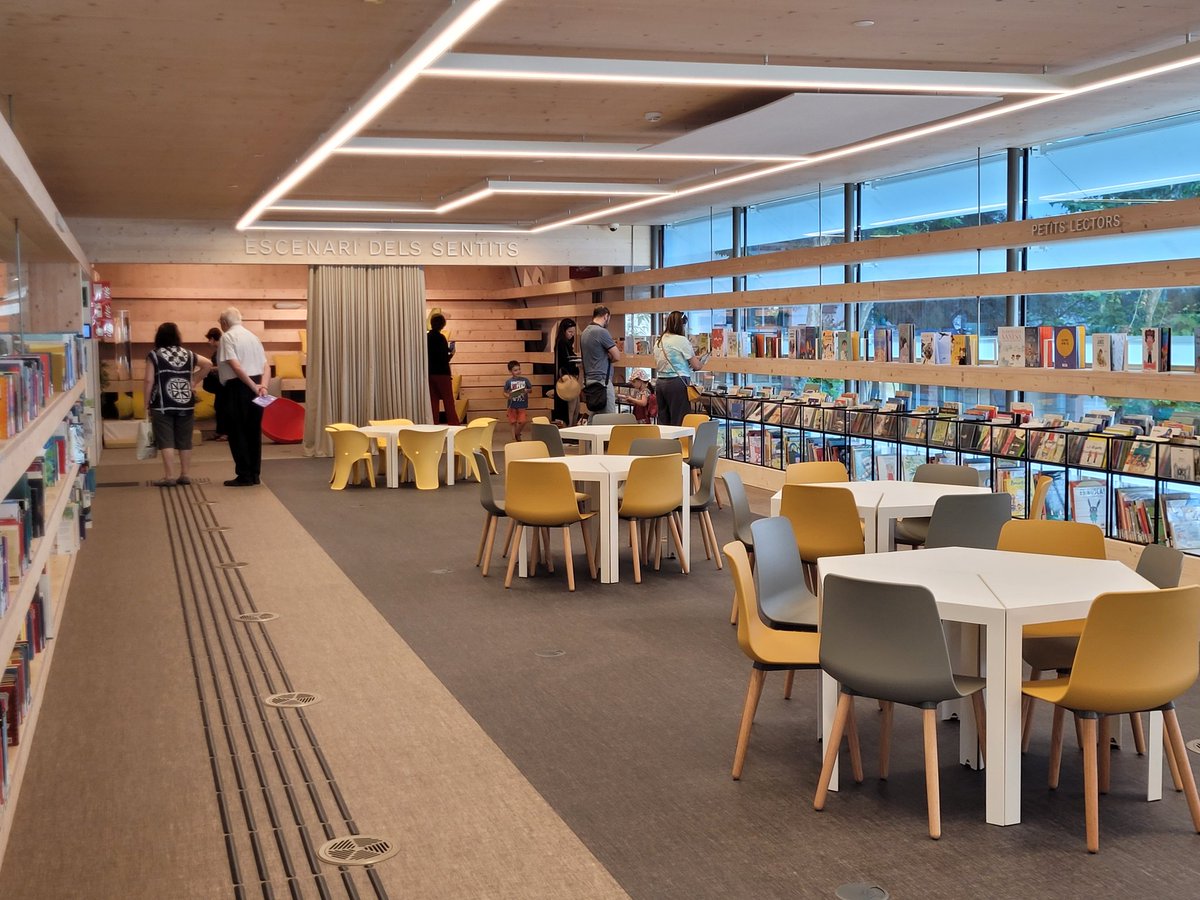 Inaugurem la Biblioteca #bbcnGarciaMarquez del districte <a href="/Bcn_SantMarti/">Districte de Sant Martí</a>. Durant tot el dia es podrà visitar aquest nou equipament ple de llum i racons confotables per gaudir de la lectura.