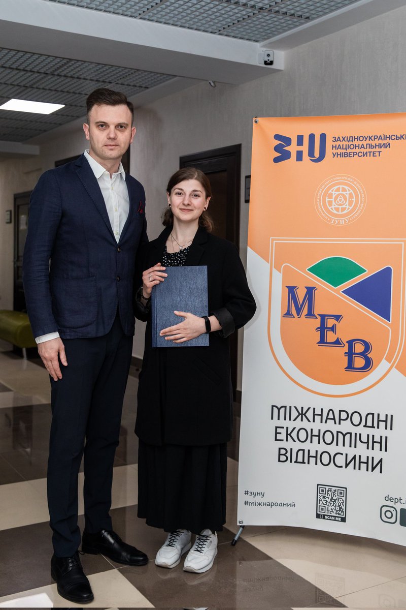 Отримала звання - Дипломований магістр зі спеціалізації "Міжнародний менеджмент". Aue🙏🏻