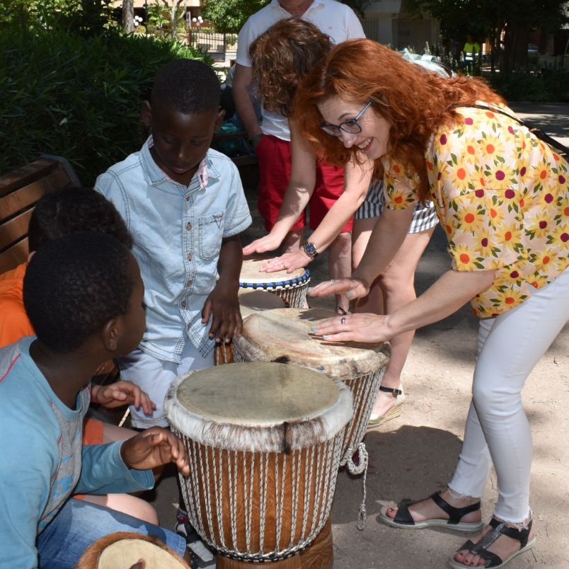 AytoAlbacete's tweet photo. 🌍Celebramos el #DíadeÁfrica con actividades en el Parque de Abelardo Sánchez organizadas por #ACAIM, y a las que ha asistido nuestra concejala de Atención a las Personas @vitoria_juani, quien ha valorado la importancia de la #interculturalidad https://t.co/UWWBzQRBks