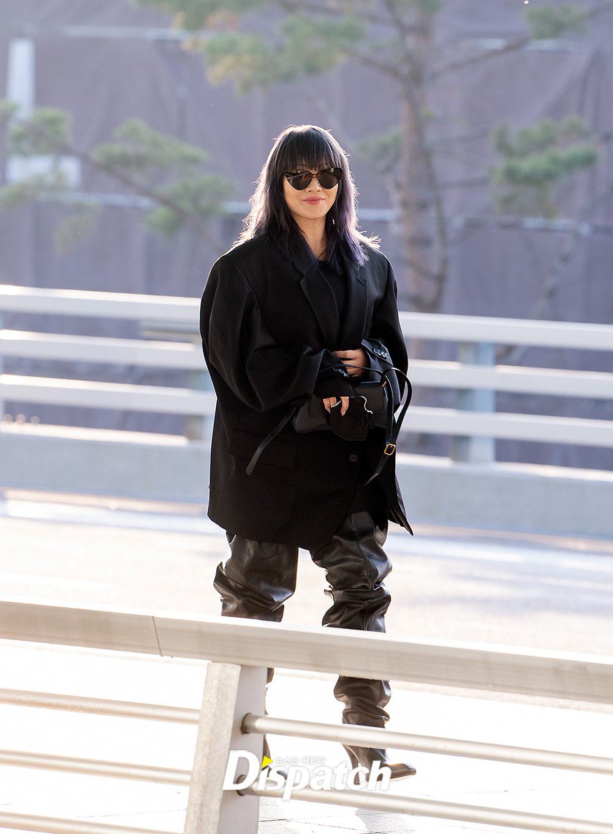 __cofls__'s tweet photo. CL at ICN Airport Departure on her way to LA.🖤✨

@chaelinCL
#CL #Chaelincl #씨엘 #이채린 #GZB https://t.co/OYNk9sV0t6