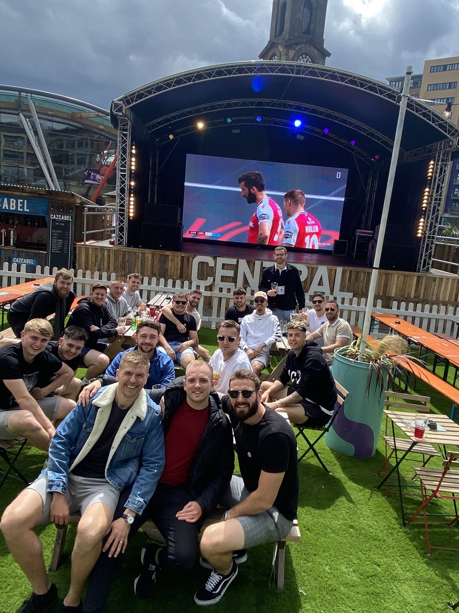 LJMiddlehurst's tweet photo. @CHIRKAAAFC end of season. #Wrexham in Newcastle 🏆 https://t.co/zGGmtFC0X3