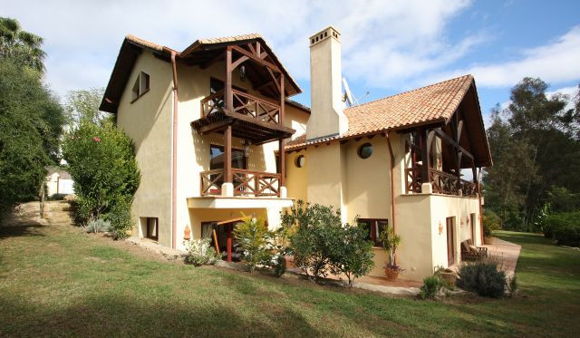 PropertyExperts's tweet photo. This magnificent individually designed, 8 bedroom, 7 bathroom luxury villa, situated in Sotogrande comes accompanied with views over vast greenery and to the San Roque golf course. https://t.co/iUhP6ZnUQD