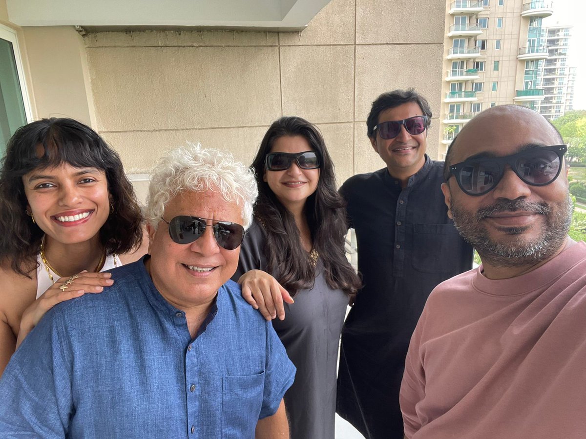 AdvaitaKala's tweet photo. Just recruited a new Sunday Club member. Very productive Saturday afternoon! https://t.co/wGclycNmwv