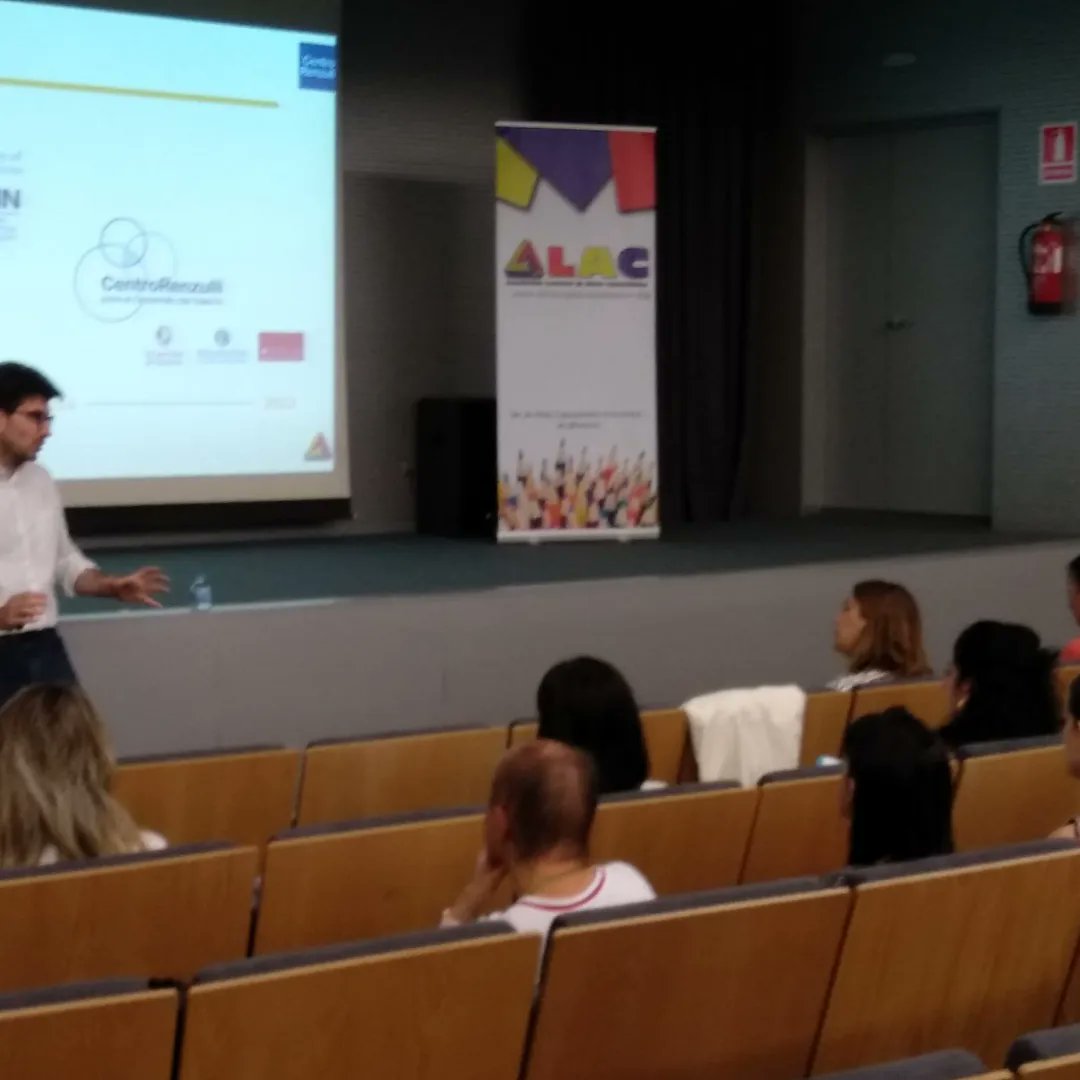 Comenzamos con el taller de orientadores de la mano de César Arellano, fundador y director del Centro Renzulli Tenemos la gran suerte de contar con él para las jornadas de la tarde, la entrada es gratuita y comenzará a las 16 h en el Salón de actos de la Facultad de Industriales.