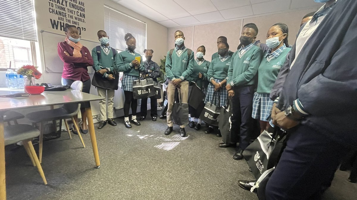 RahabMatebane's tweet photo. Hosting Career clinic in pertmership with @Geekulcha for learners
#YoungGeeks #STEM https://t.co/FzgnAUh91e