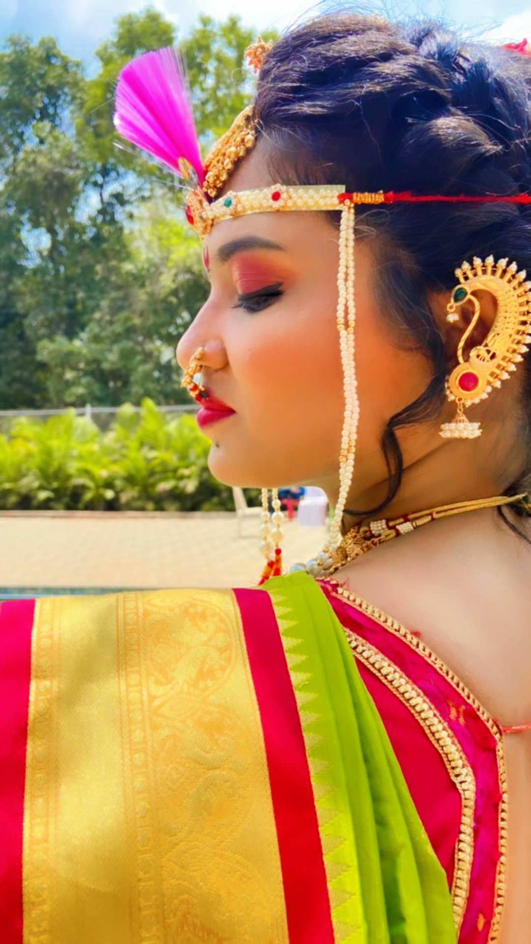 Image of Young Indian lady in ethnic bridal wear jewelry and  makeupMY702955Picxy