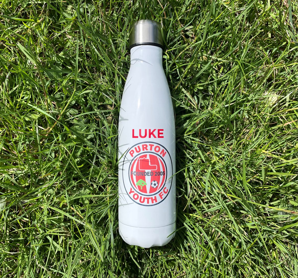 Pitch ready! Printmx proudly #sponsor #PurtonYouthFC and these thermal #waterbottles are a great idea for their #team. #Personalised with each players name to avoid any mix-up, they are perfect for keeping drinks cool throughout #summer and hot when we hit the colder months. 💧