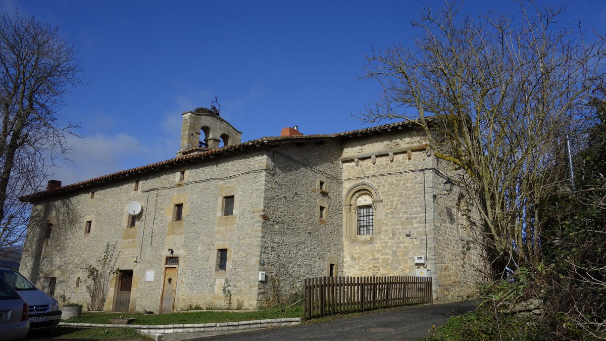 PatrimonioAlava's tweet photo. #Zestafe. La sacristía de la iglesia de #SanNicolasdeBari data del siglo XVI y conserva una bóveda con nervios en diagonal y claves con estrella y símbolos de cuatro apóstoles. #Álava
Foto: Ayto. de Zigoitia https://t.co/3VXgYFJmFG