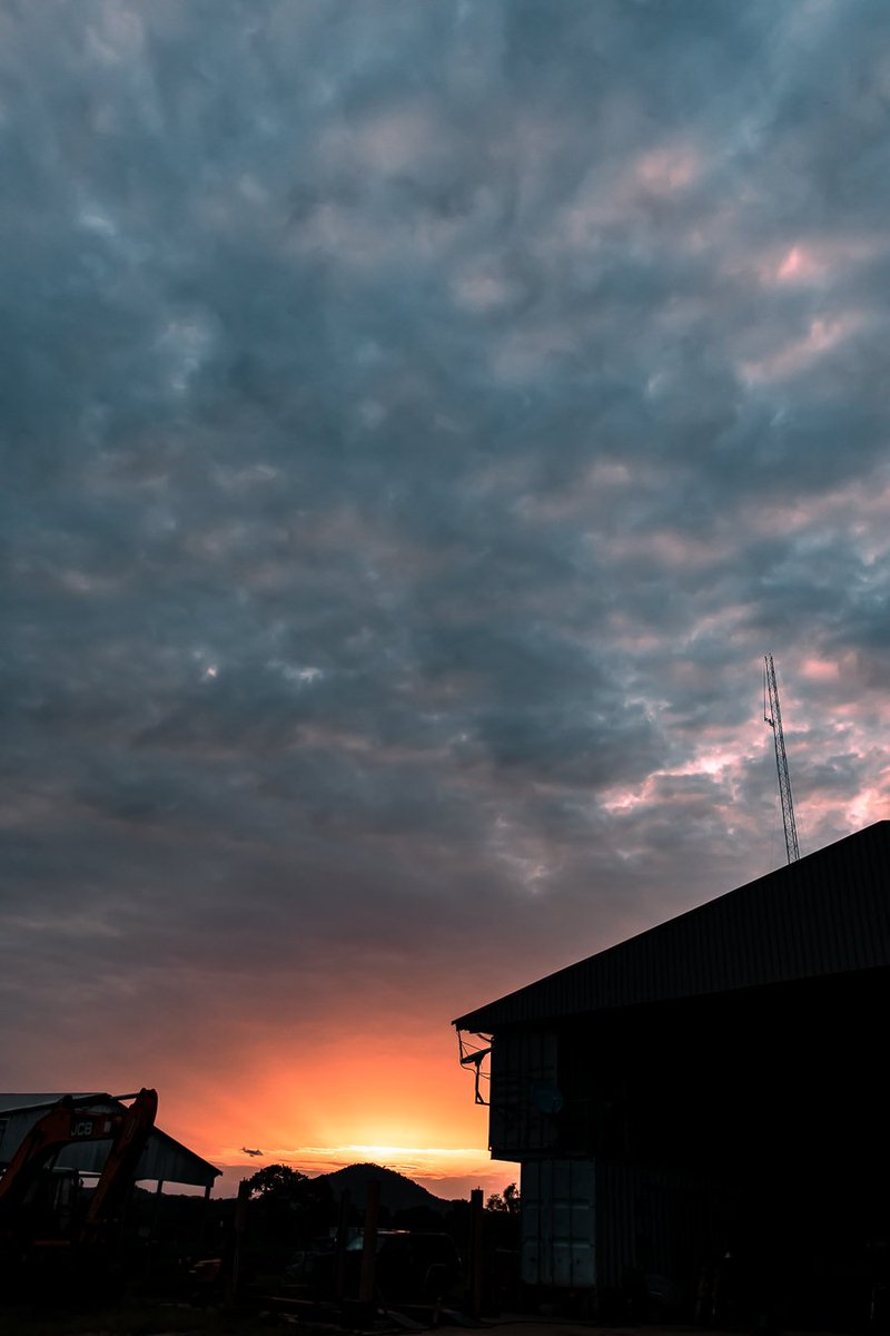 Muz_A's tweet photo. GM sunset

#sunsetphotography #sunset #landscapelovers https://t.co/8zh4MEDdpT