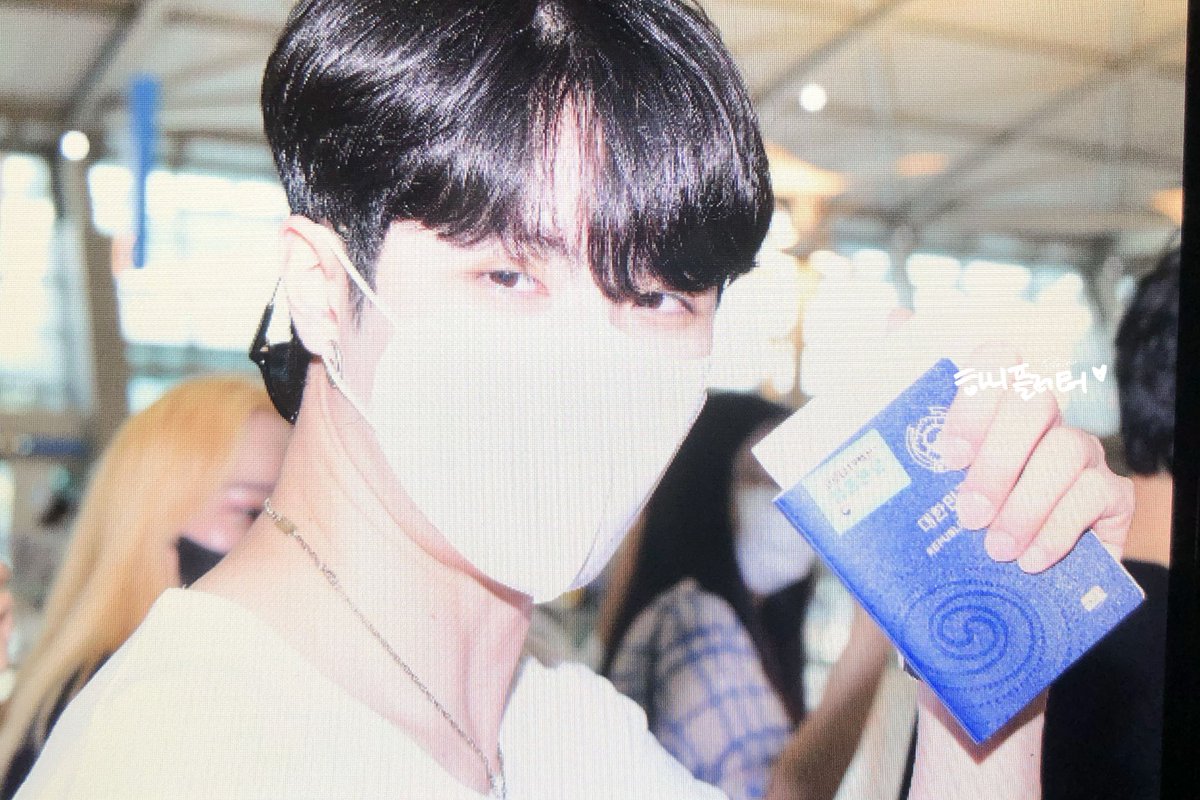 _Haniflutter's tweet photo. <preview>
220528 ICN 출국

#위아이 #WEi #김동한 #동한 #KIMDONGHAN https://t.co/I58D0sWy6n