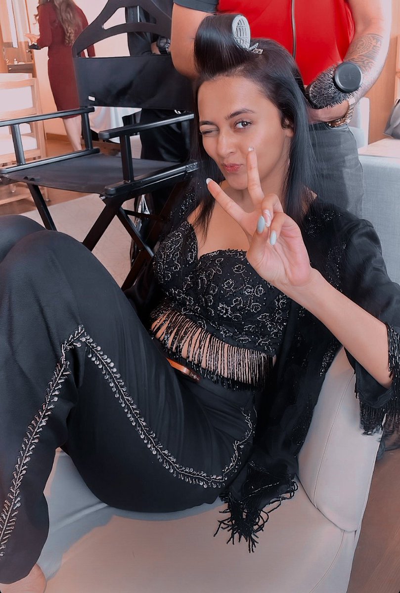 Oneindia's tweet photo. .@itsmetejasswi just being the best version of herself!

#TejasswiPrakash #TejaTroops #KaranKundrra https://t.co/S9MeienBLZ