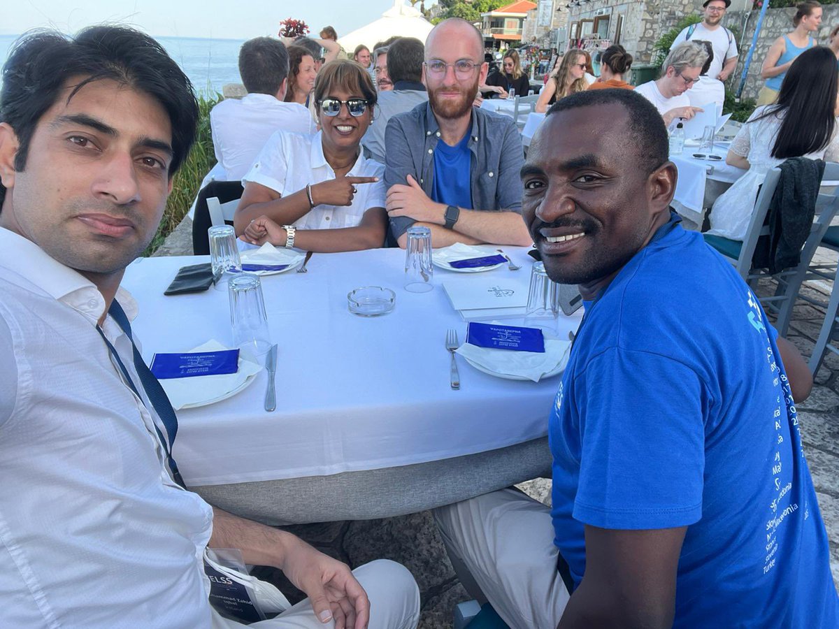 K19A92's tweet photo. What is relevant for a #PhDStudent in Technology-Enhanced Learning?
Subject-related knowledge, methodologies +mainly a #network of other TEL enthusiasts!
All this was found in this year’s #jtelss22 #SummerSchool of #eatel ! See you latest at #jtelss23
@dhbwhdh @AureliaFuture https://t.co/SS1bLwQUJc
