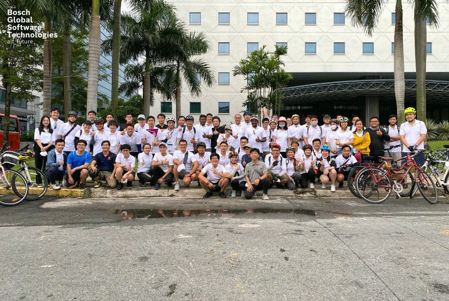 BoschSoftware's tweet photo. As we mark 25 years of #BGSW and 100 years of Bosch in India this year, our #cyclists kicked off a cycling rally today to commemorate this milestone year. About 600 #Boschlers across locations hit the roads to paddle 25kms &amp; truly live the spirit of being #FitForFuture💪🏾🚴🏽‍♀️🚴🏽 https://t.co/i5XCq3PcS0