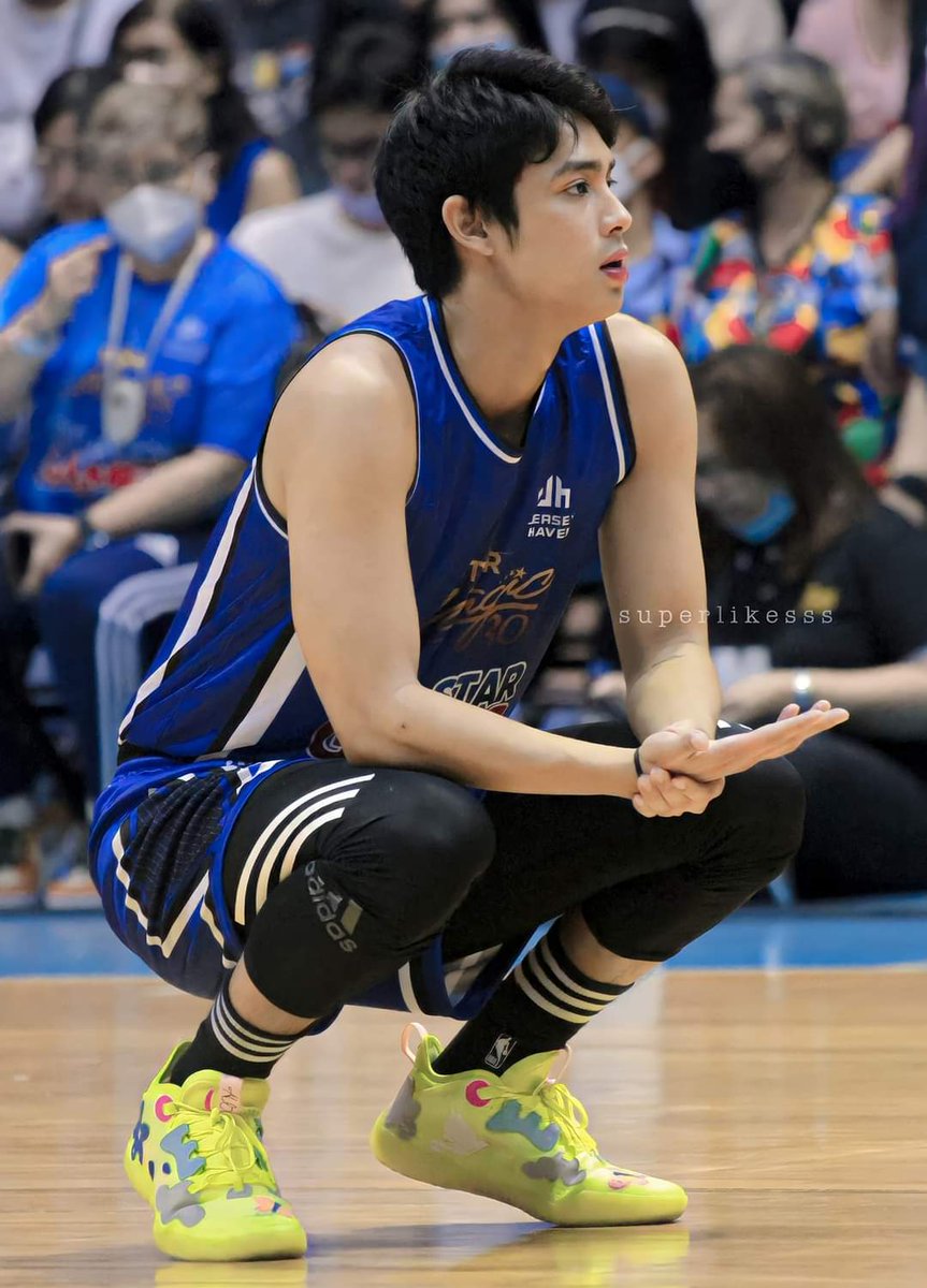 simp4bondele's tweet photo. ANG GWAPO PUTANGINA 😭😭😭😭😭 https://t.co/Hq2ZJme47X