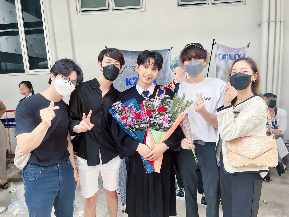 Congratulations 🎉🎈 
ขอแสดงความยินดีกับน้องเคนด้วยนะค่า ❤️  ร๊ากกกกก บัณฑิตสุดหล่อของแอด🥰😘

#thetheoryseriesทฤษฎีรัก 
#thetheoryseries 
#ทฤษฎีรัก