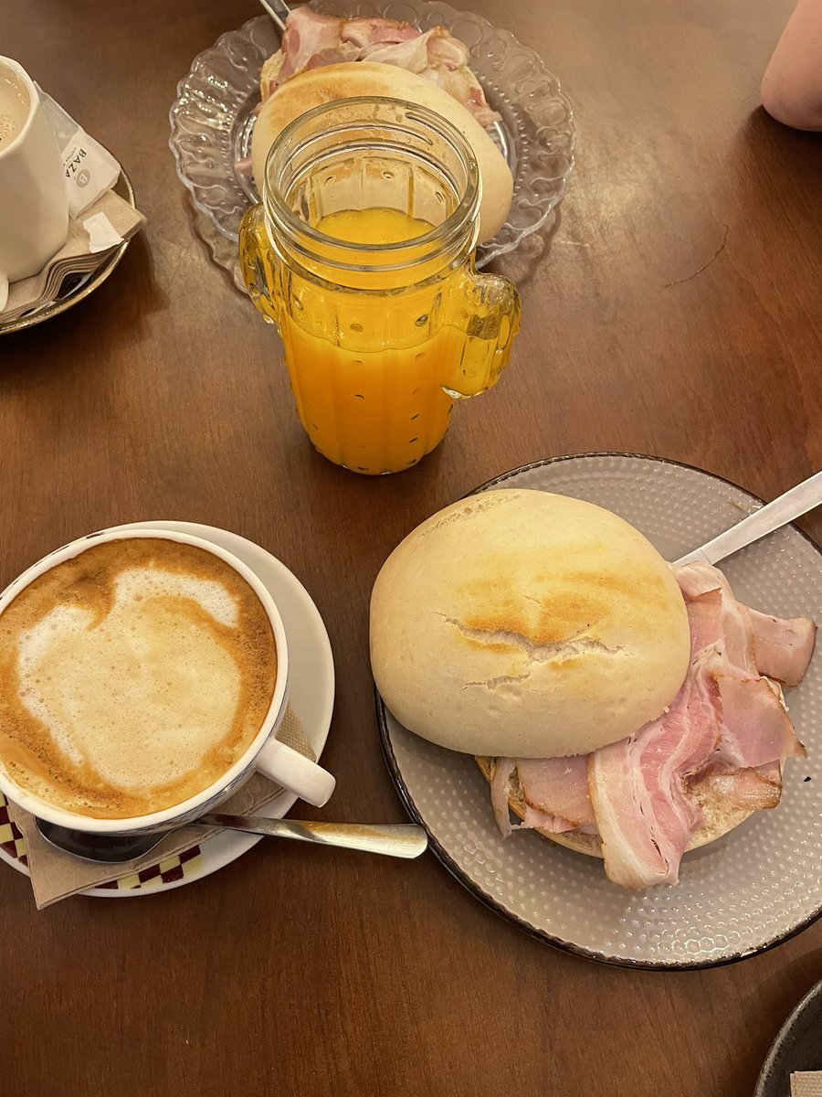 d_suroeste's tweet photo. ☀️¡Buenos días! #LaLectora #Cádiz https://t.co/h1g0qc1JNY