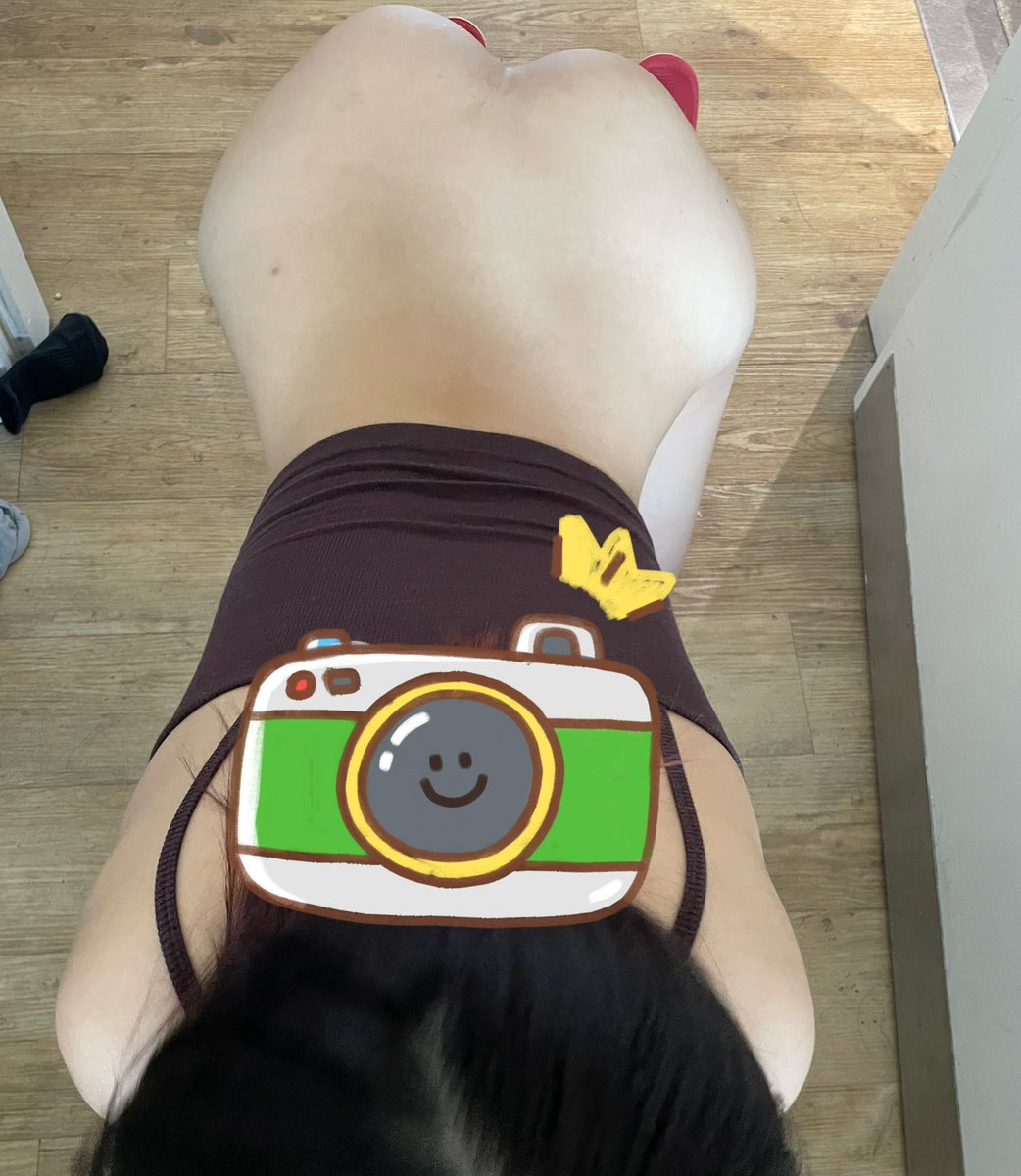 Matinahlover's tweet photo. 修勾勾过来，毛刮了掰开看看，然后再插一下，可以吗？#母狗 #无毛 #自慰 #dildo #浴室 #SM https://t.co/kIOecLwYaa